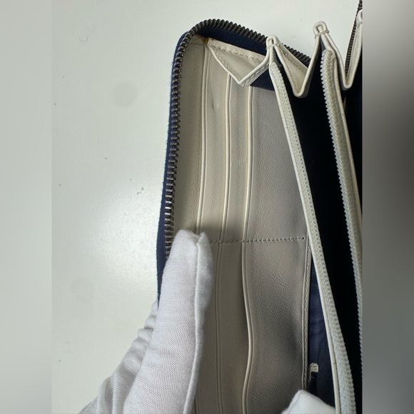 Gucci Women’s Round Long GG Marmont White and Navy Wallet - Picture 15 of 16